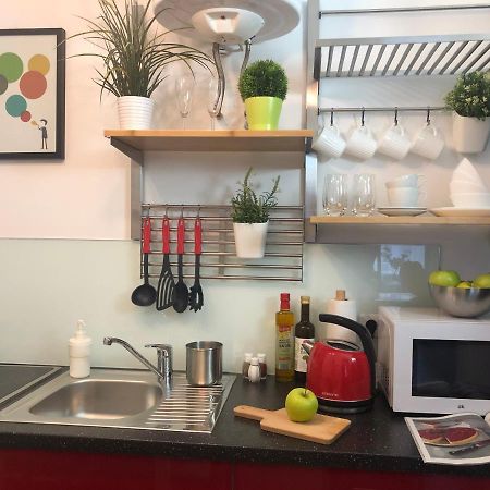 "Be My Guest" Near Metro Station! Apartment Wina Bagian luar foto