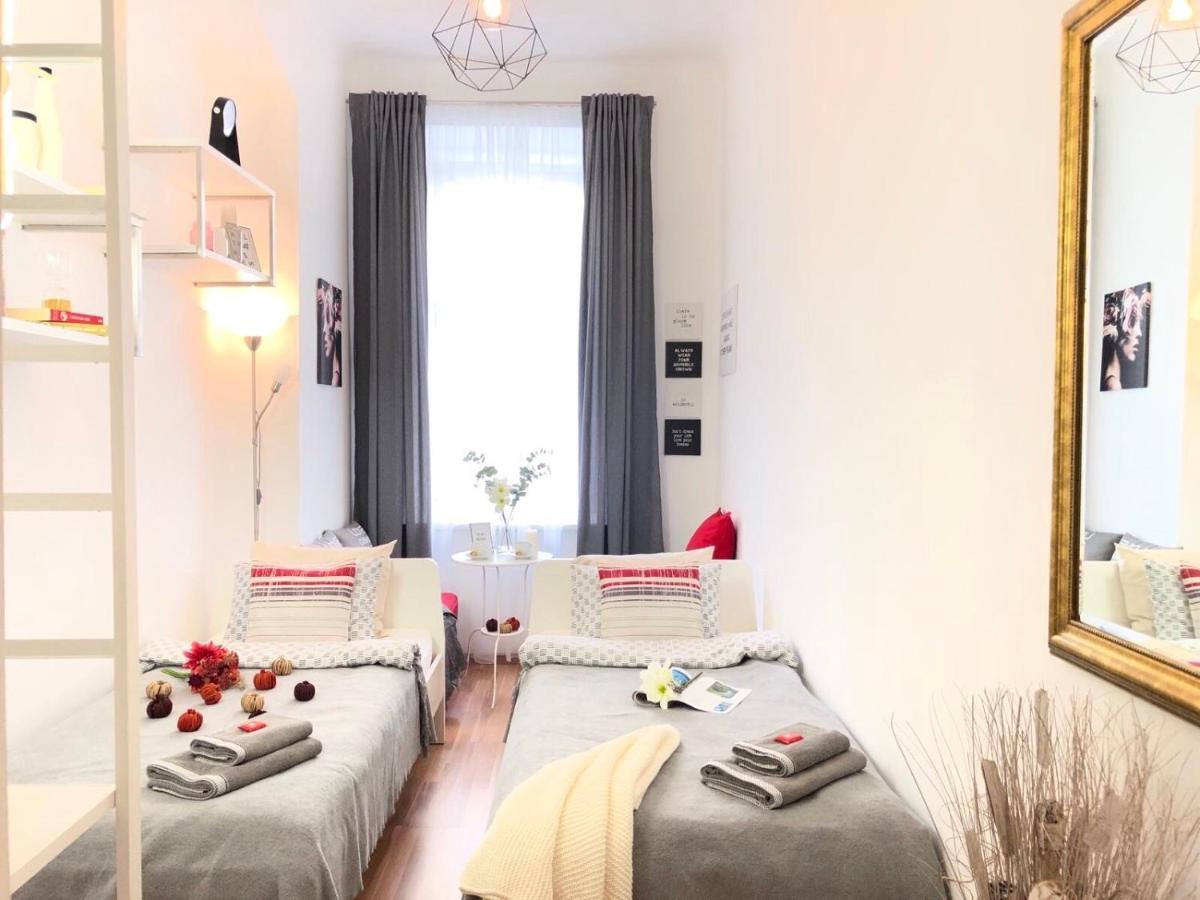 "Be My Guest" Near Metro Station! Apartment Wina Bagian luar foto