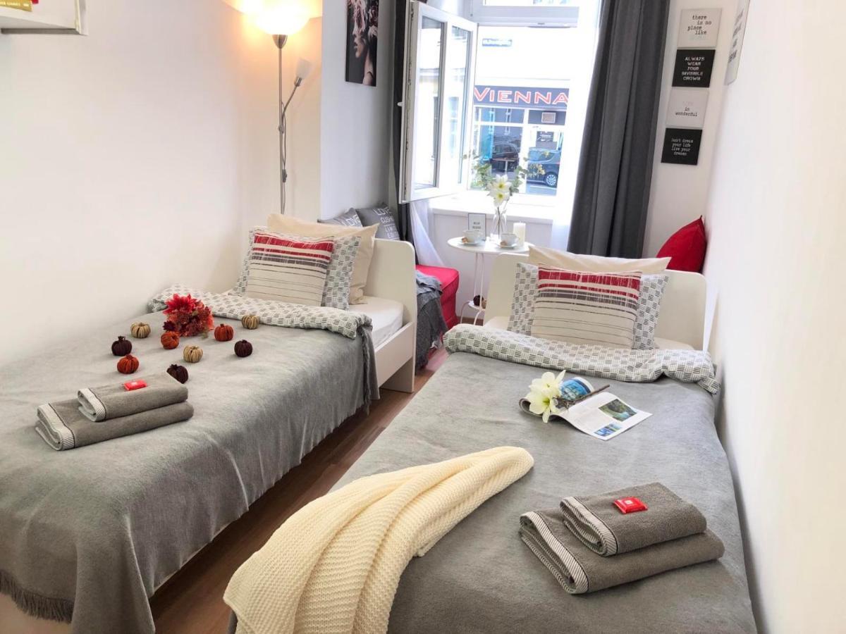 "Be My Guest" Near Metro Station! Apartment Wina Bagian luar foto
