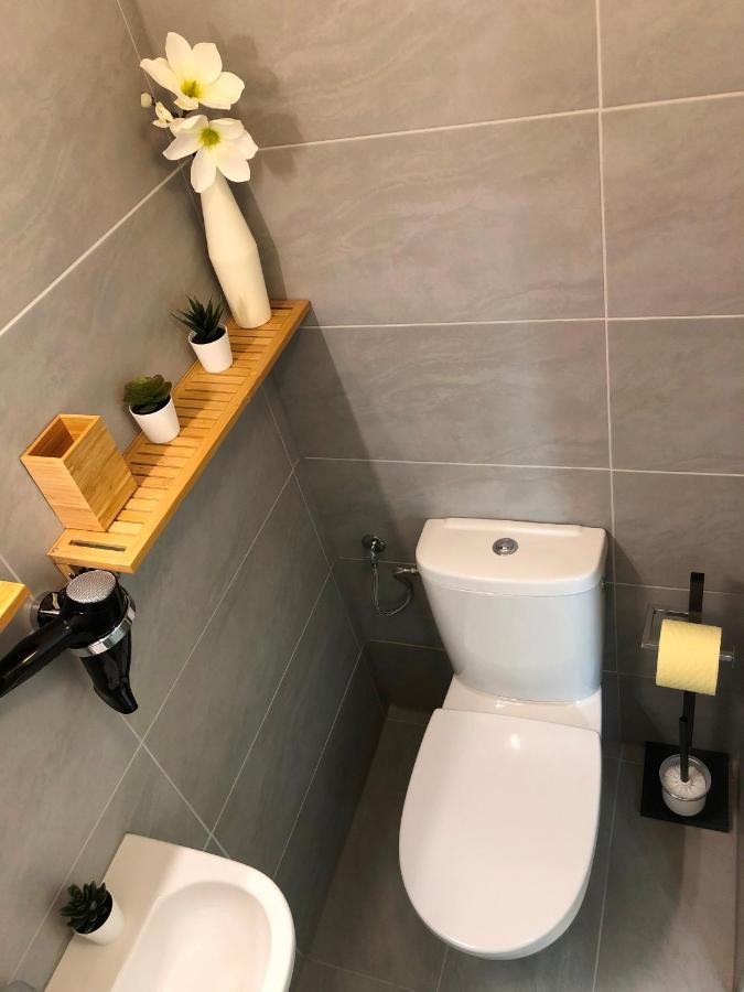 "Be My Guest" Near Metro Station! Apartment Wina Bagian luar foto