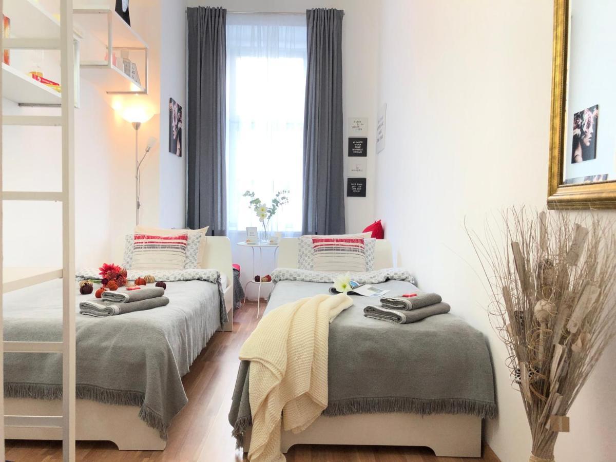 "Be My Guest" Near Metro Station! Apartment Wina Bagian luar foto