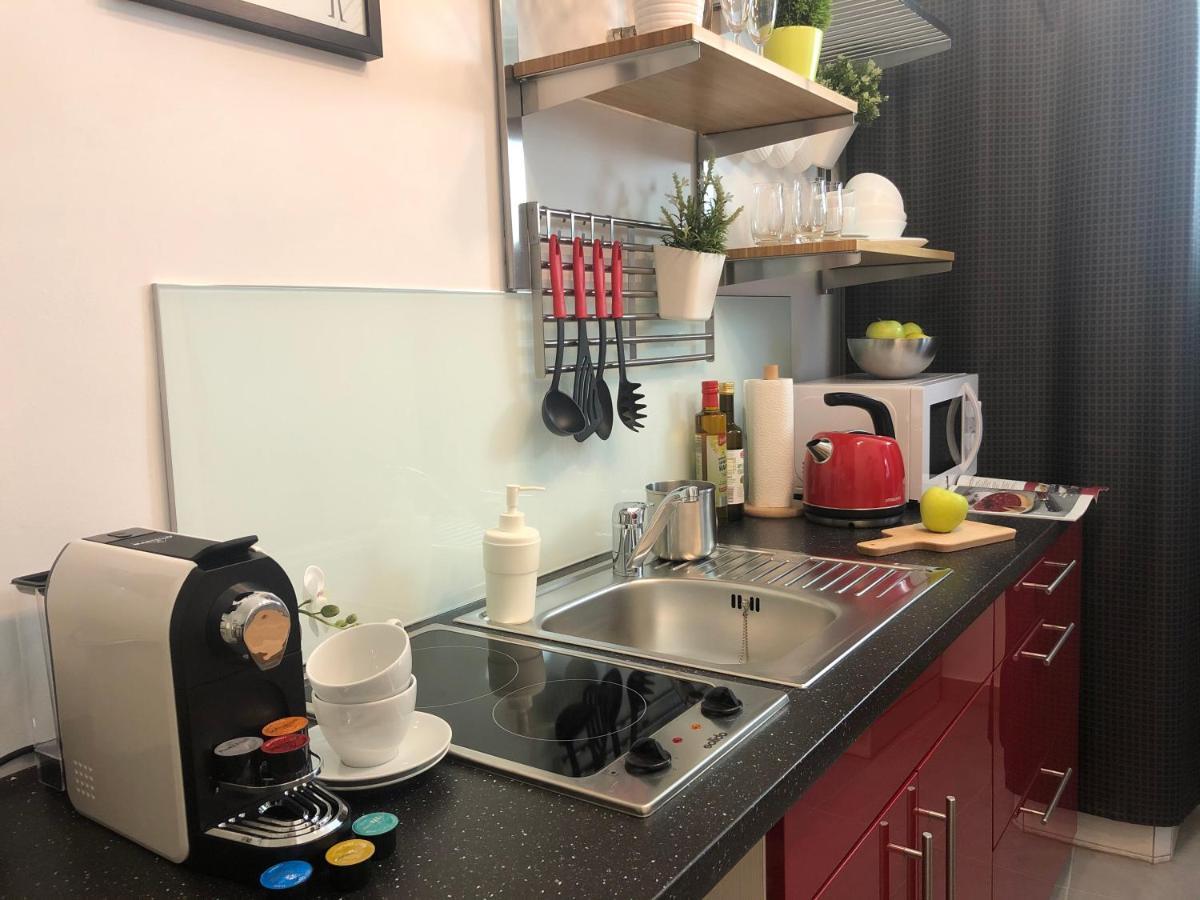 "Be My Guest" Near Metro Station! Apartment Wina Bagian luar foto