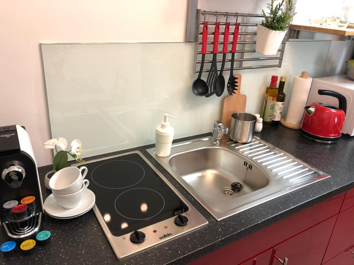 "Be My Guest" Near Metro Station! Apartment Wina Bagian luar foto